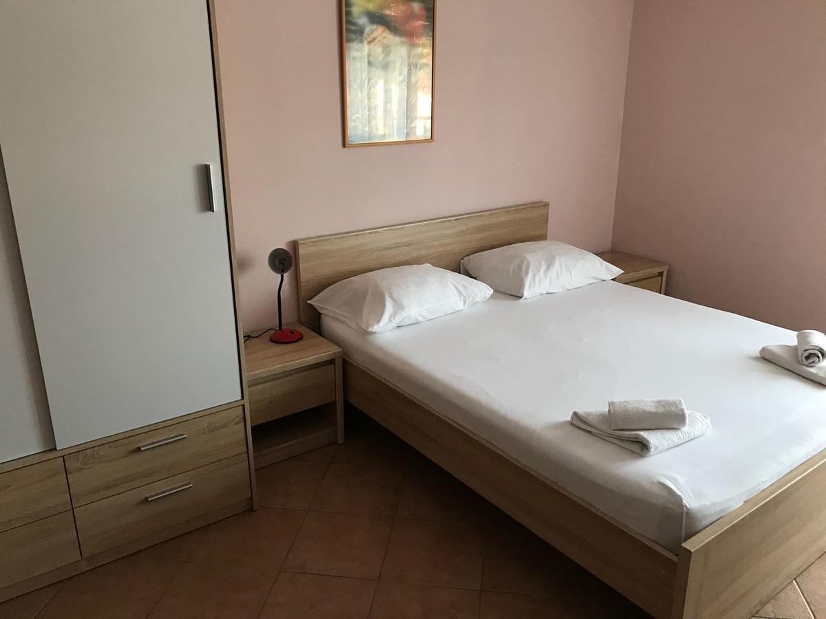 Guest House Ivo Сплит Екстериор снимка