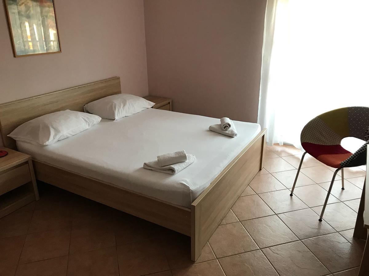 Guest House Ivo Сплит Екстериор снимка