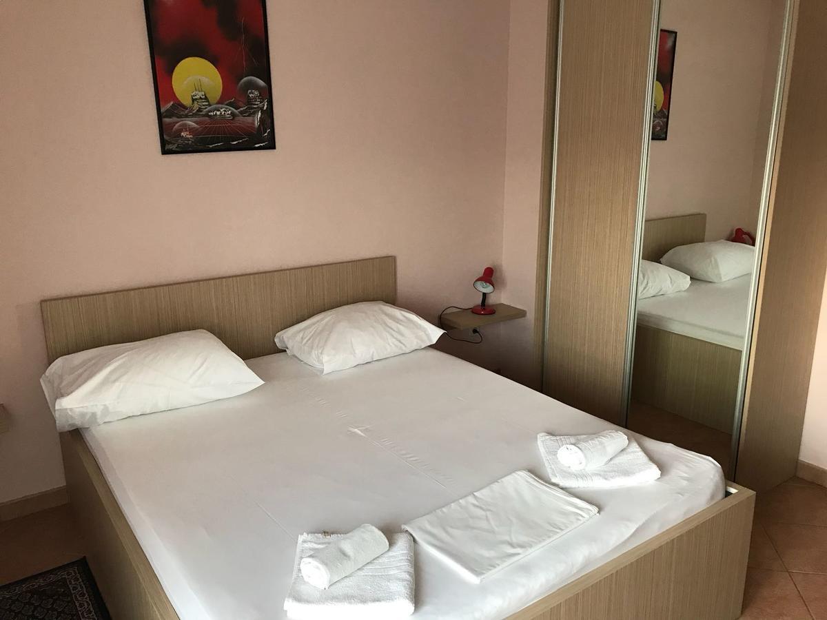 Guest House Ivo Сплит Екстериор снимка